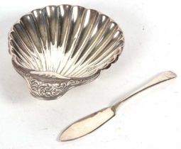 Mixed Lot: Late Victorian silver shell dish, Birmingham 1895, makers mark W H Lyde together with a