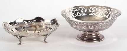Mixed Lot: A small Irish silver salt of angular design, hallmarked for Dublin 1909, makers mark