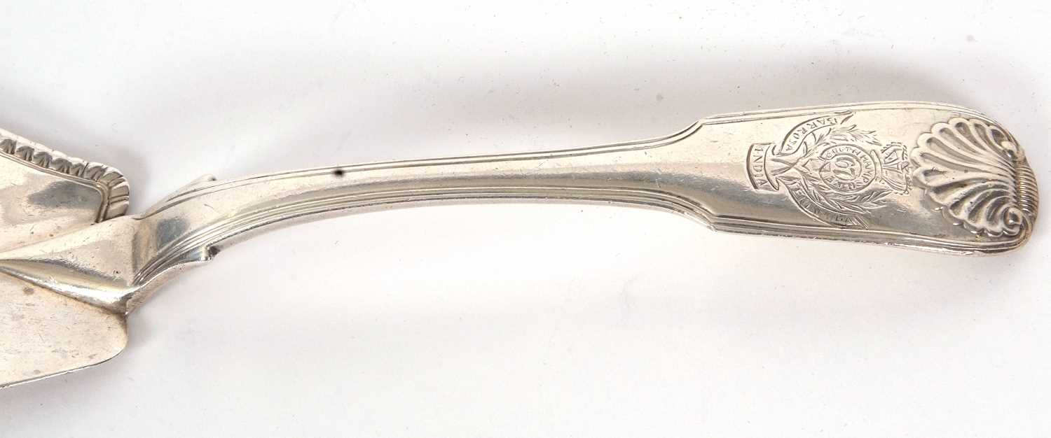 George VI silver fish slice, fiddle shell and thread pattern, the blade with pierced fish detail and - Image 4 of 8