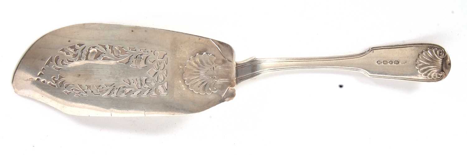 George VI silver fish slice, fiddle shell and thread pattern, the blade with pierced fish detail and - Image 7 of 8