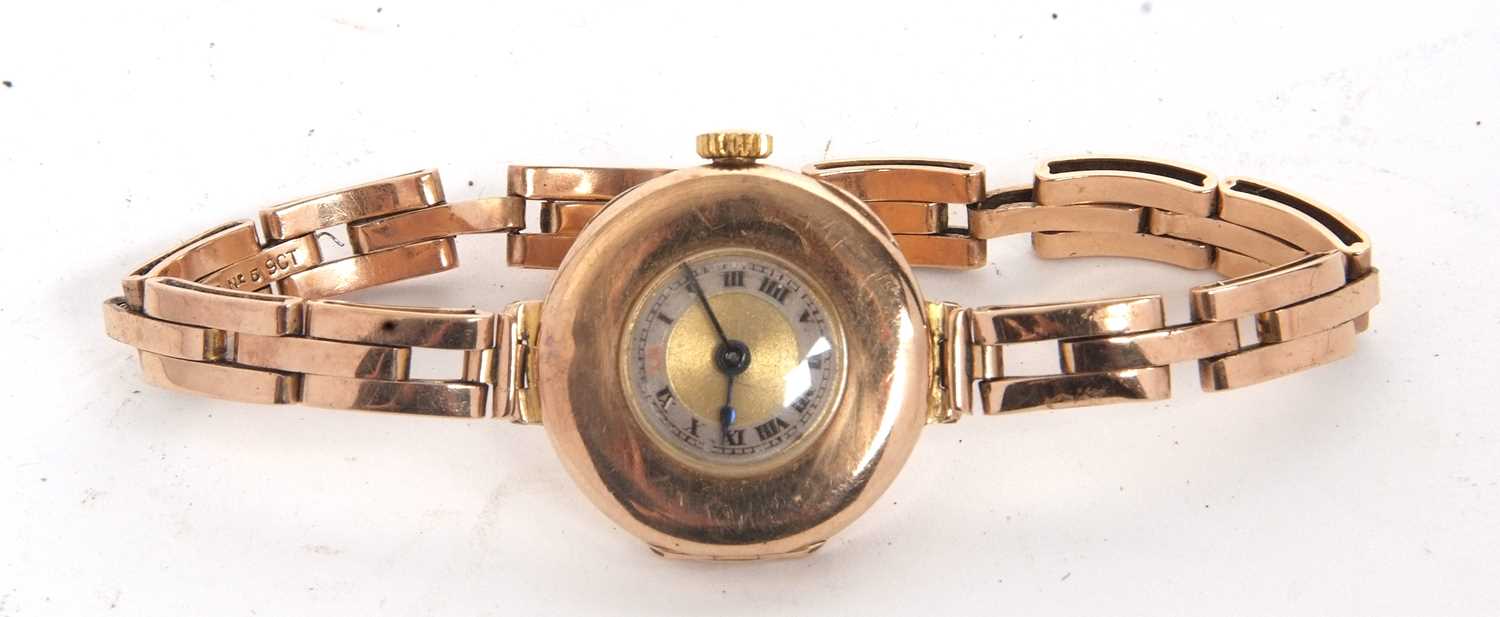 9ct gold cased lady's wristwatch, hallmarked on the inside of the case back, it has an expanding - Image 3 of 6