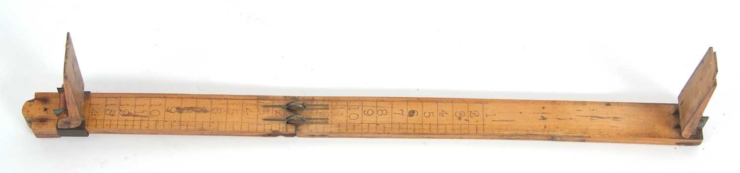 Vintage W.J.Barron & Sons Cobblers Treen shoe sizing rule, 22.5cm long - Image 6 of 6