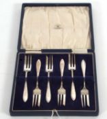 Cased set of six George V silver pastry forks, hallmarked for Birmingham 1929, makers mark