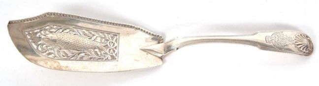 George VI silver fish slice, fiddle shell and thread pattern, the blade with pierced fish detail and