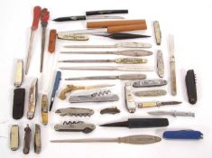 Quantity of mainly vintage paper knives and novelty penknives (37)