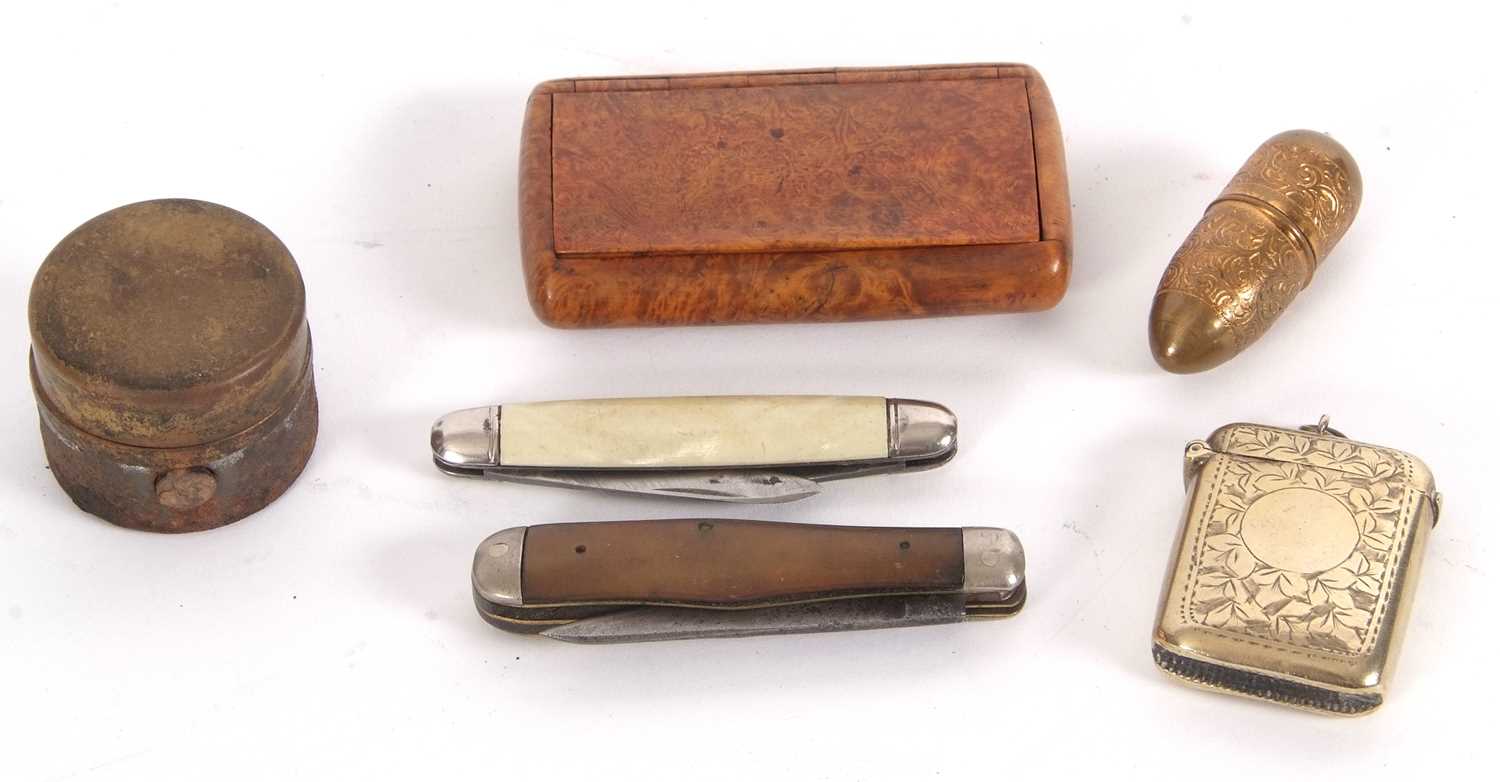 Mixed Lot: Vintage burr wood snuff box, antique gilt metal thread and needle case holder, metal