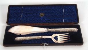 Pair of silver plated cased Victorian servers, retailed by Mann of Gloucester, 32 and 25cm long (2)