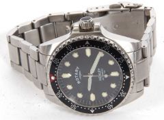 A Rotary Henley gent's wristwatch, the watch has a stainless steel case and bracelet and has an