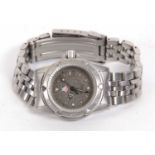 Tag Heuer lady's professional quartz wristwatch, it has a stainless steel case and bracelet, it