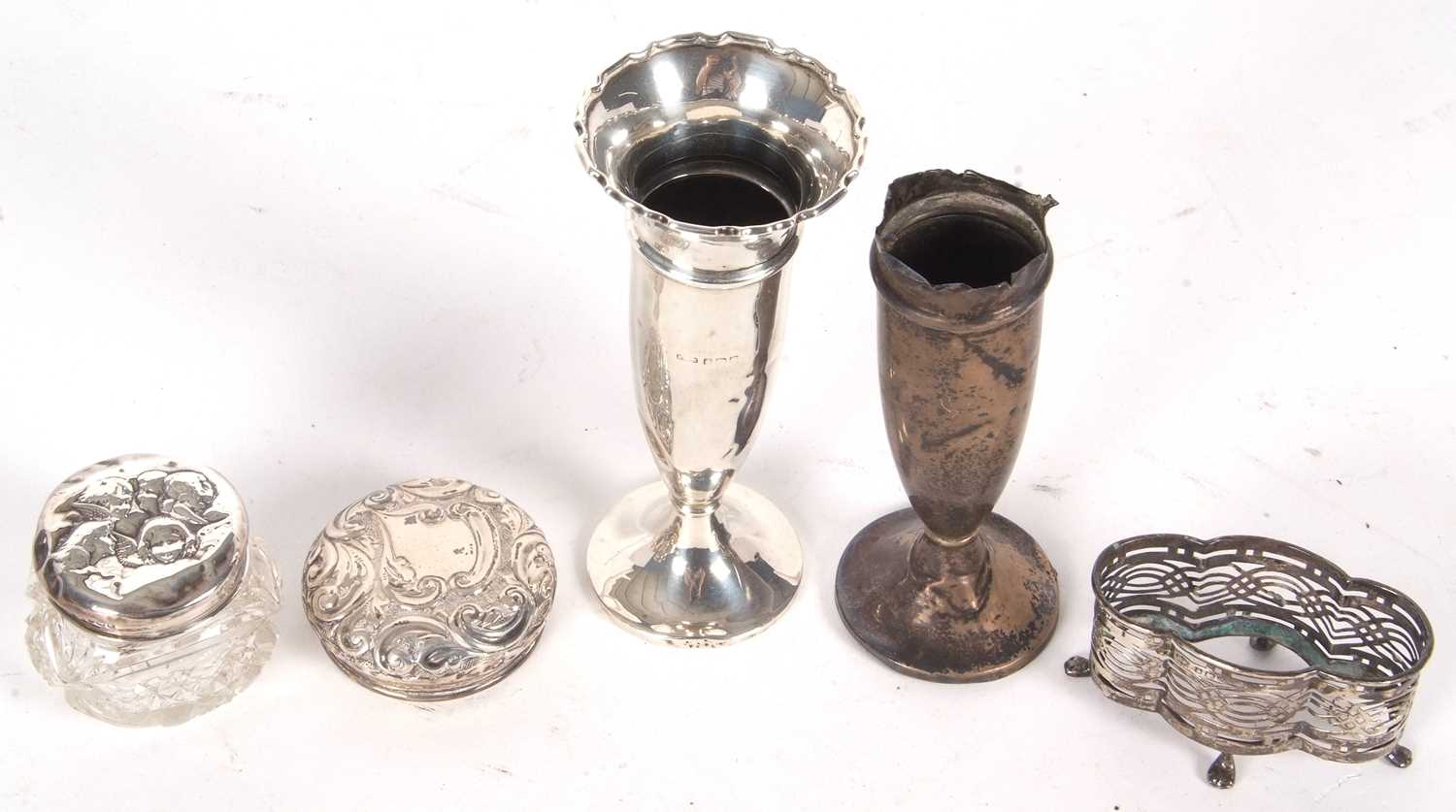 Mixed Lot: Hallmarked silver pierced cruet frame, a loaded silver trumpet vase, 13.5cm tall, glass - Image 2 of 2