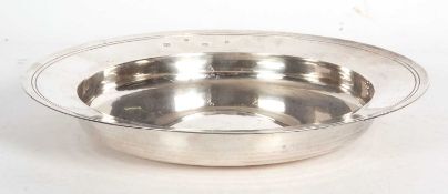 George VI large reproduction of Elizabethan dish (1581) of plain circular form with reeded rim,