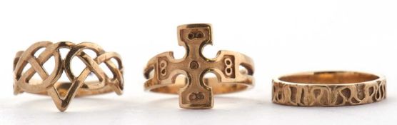 Three 9ct rings, to include a Celtic knotted crown style ring, size R, a cross style ring, size Q,