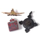 A 9ct Royal Artillery bar brooch, stamped '9.375' to reverse (other marks rubbed), 2.9g, together