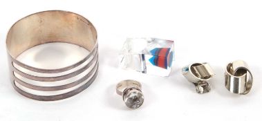 A group of mid 20th century jewellery to include a Finnish silver bangle, stamped 916 with Finnish