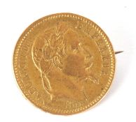 An 1861 French Napoleon III 20 Franc gold coin, converted to a brooch, 6.9g