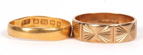 Two gold rings, to include a 22ct wedding band, hallmarked Birmingham 1909, size P, 2.0g, together