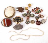 A mixed lot to include an agate brooch, an oval shell cameo, a micro mosaic cross, a seed pearl