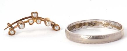 A gold ring and seed pearl brooch, the 3.7mm band with engraved borders, hallmarked Birmingham 1965,