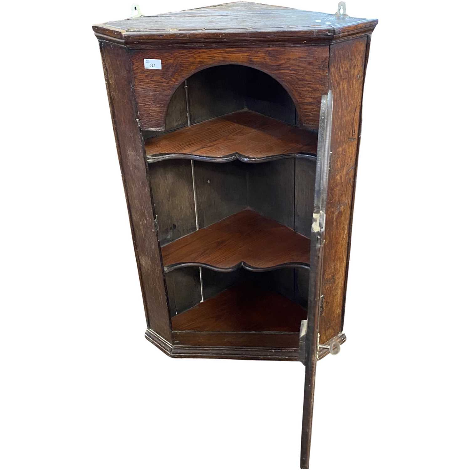 18th Century oak corner cabinet with arched panelled door opening to a shelved interior, 100cm high - Image 3 of 3