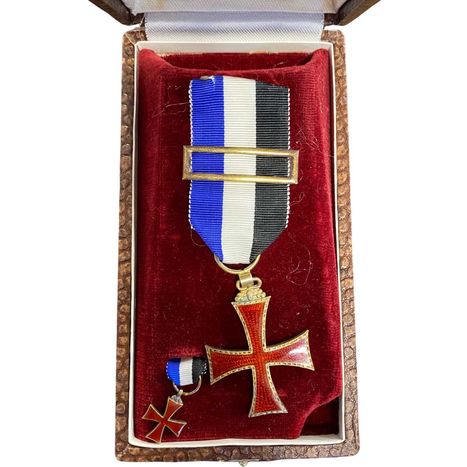 A Portuguese award Cavaleiro Ordem Intante with permission from the Queen to wear the award on - Image 2 of 2