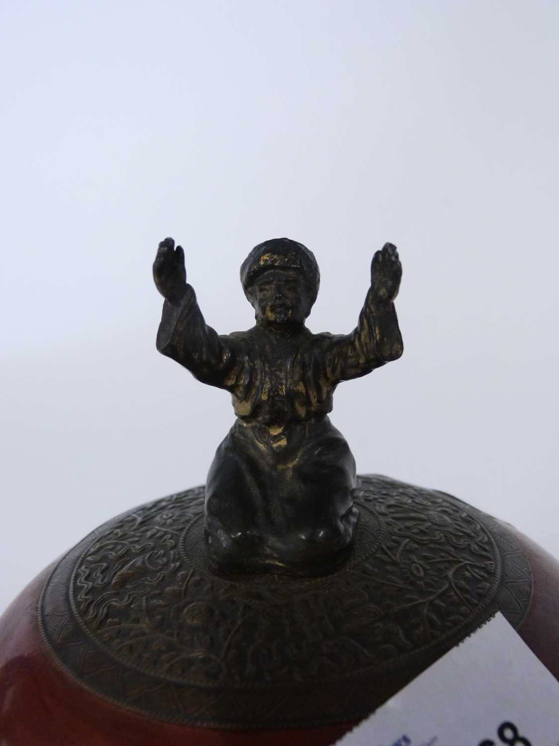 Continental porcelain circular box and cover with Oriental figure as a finial - Image 2 of 2