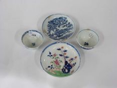 Group of Lowestoft porcelain including tea bowl in the long fence pattern, further blue printed