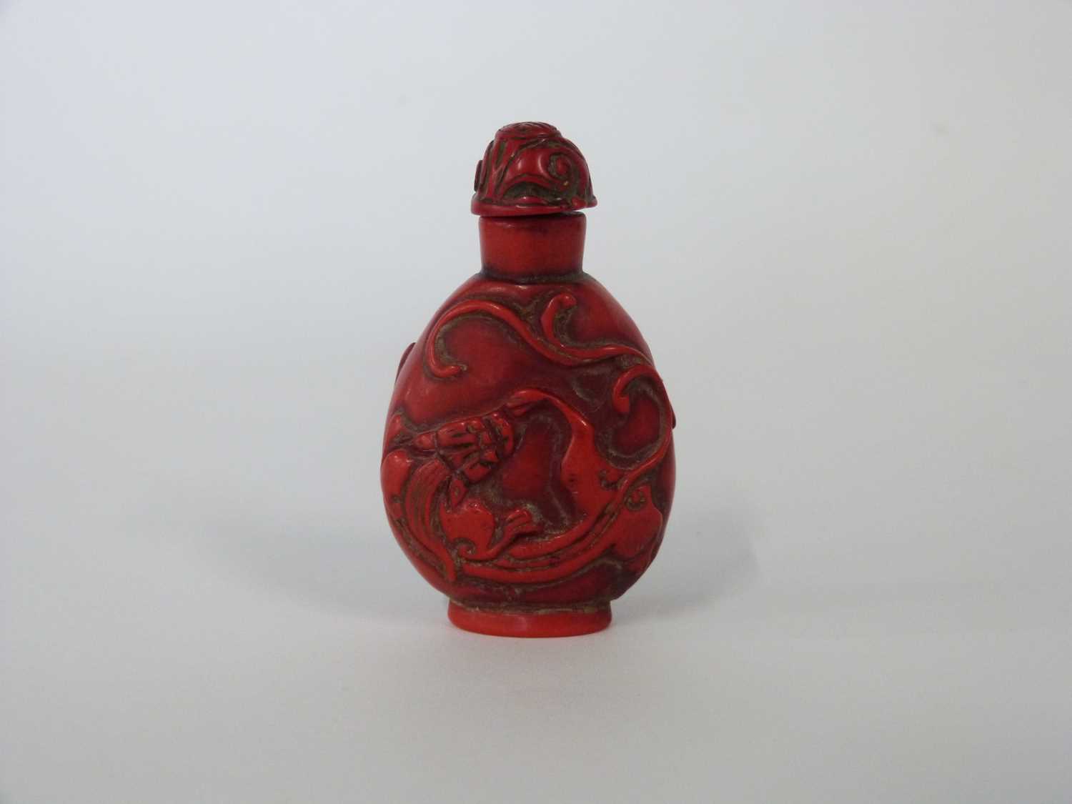 Chinese scent bottle, red coloured carved with a dragon - Image 2 of 2