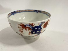 Lowestoft slop bowl with a polychrome two bird pattern, 9cm diameter
