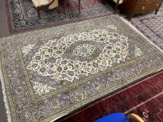A large 20th Century wool Kashan carpet, 3m x 2m