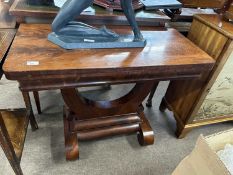 Victorian mahogany tea table with a shaped base and scroll feet, 89cm wide