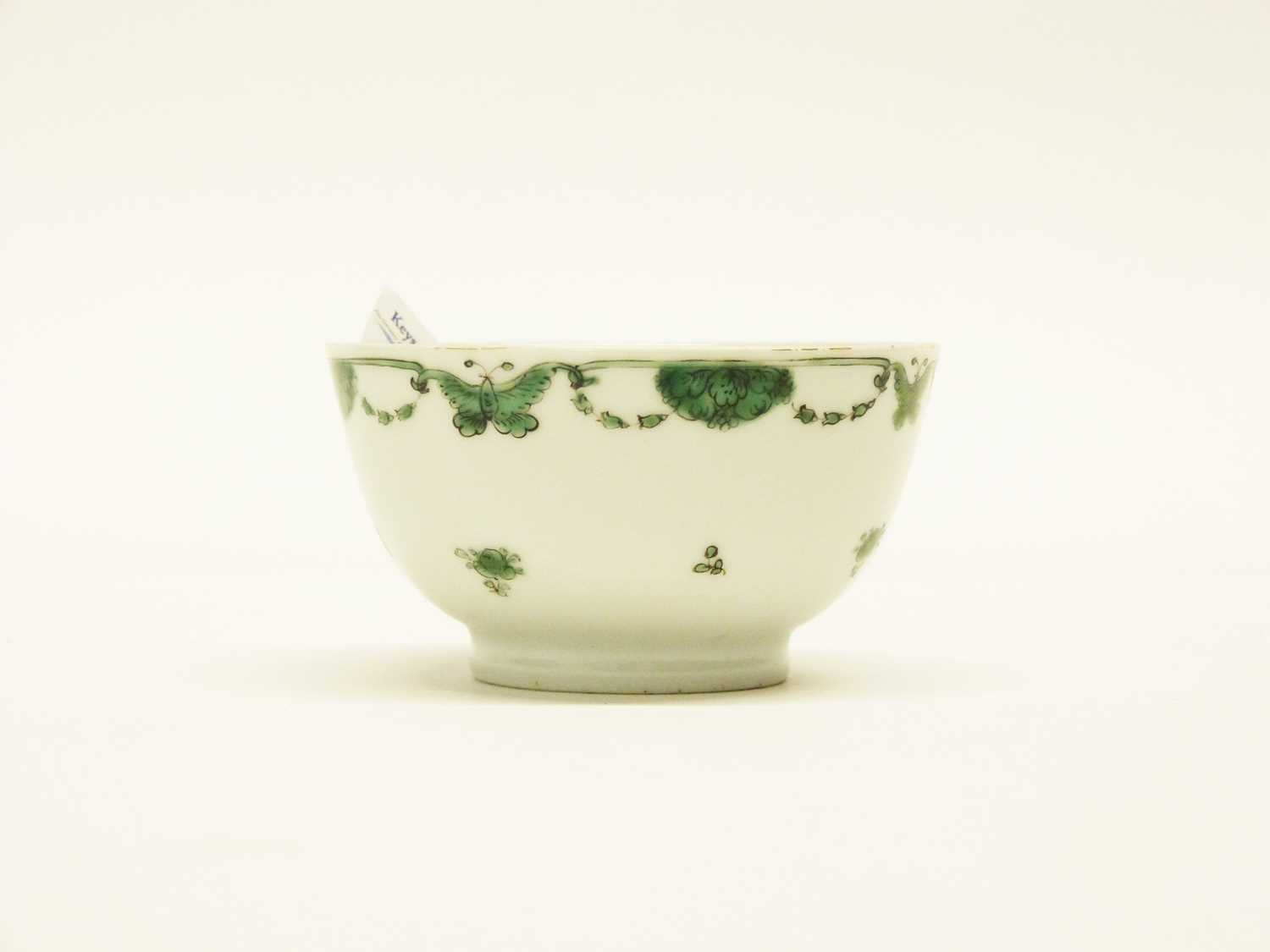 A group of three 18th Century Chinese export Chinese tea bowls and saucers including a Famille Verte - Image 11 of 11