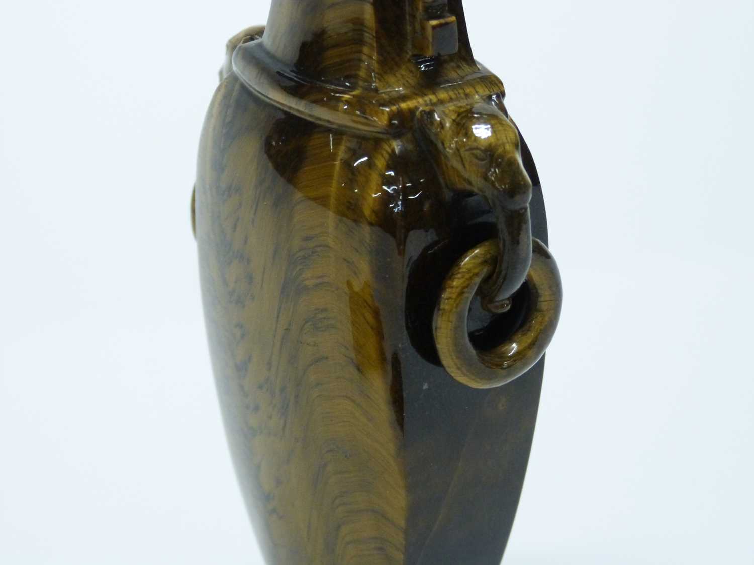 A Chinese lacquered tigers eye vase and stand, 14cm high - Image 4 of 10
