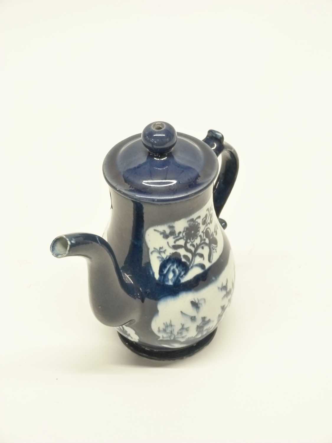 Lowestoft porcelain powder blue coffee pot of unusual size, together with a blue pottery lid, - Image 4 of 4