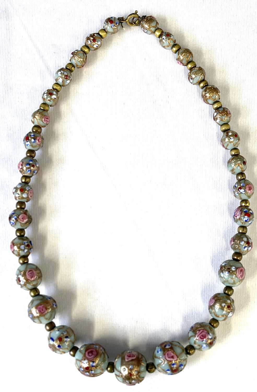 A 1950's graduated Murano glass bead necklace with hand painted floral patterns on aqua ground - Image 2 of 4