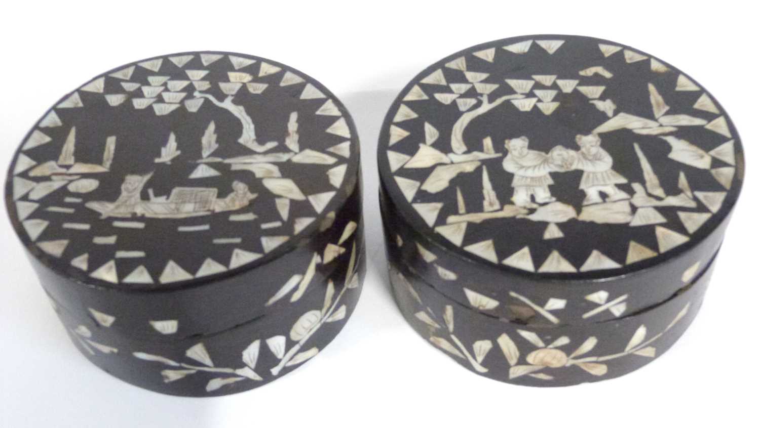Two Chinese circular wooden boxes with inlaid mother of pearl decoration, 10cm diameter - Image 2 of 6