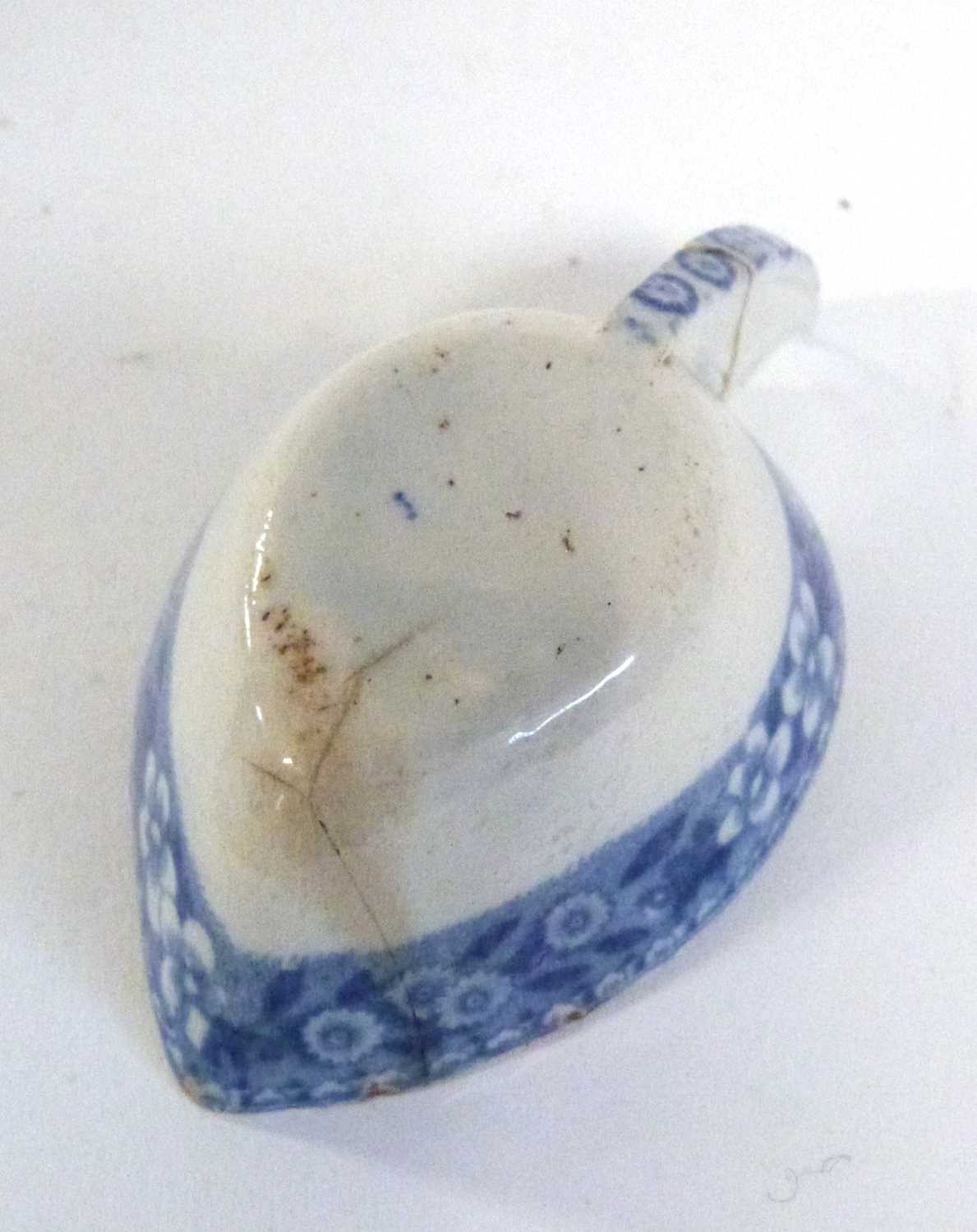 A late 18th Century Pearl ware tea caddy with blue and white floral design together with a flow blue - Image 8 of 8
