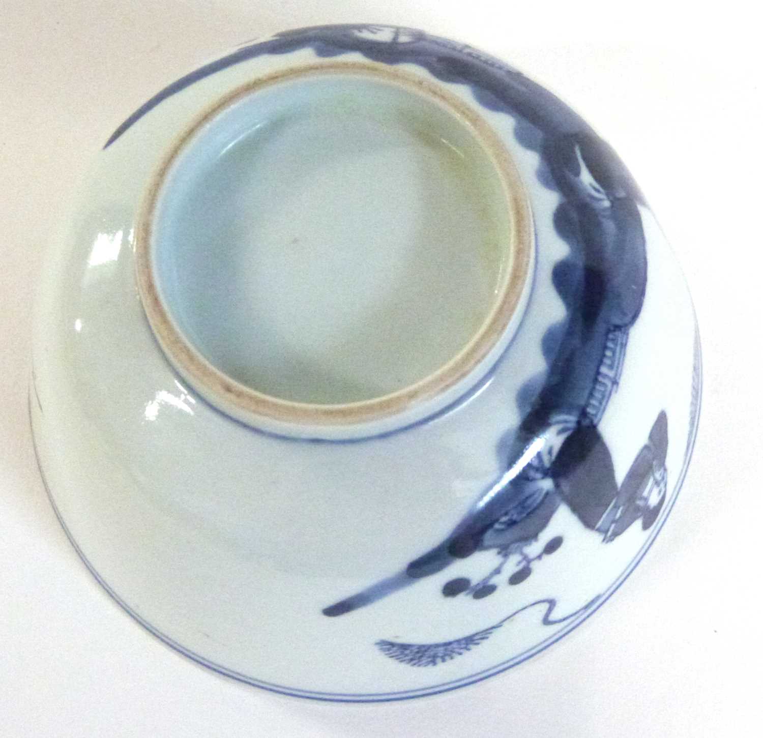 Chinese porcelain bowl decorated with blue and white decoration of Chinese figures (shallow chip - Image 6 of 6