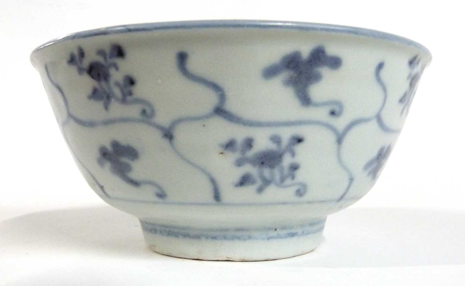 A Chinese porcelain bowl from the Tek Sing sale by Nagel Auctions, with blue and white design,