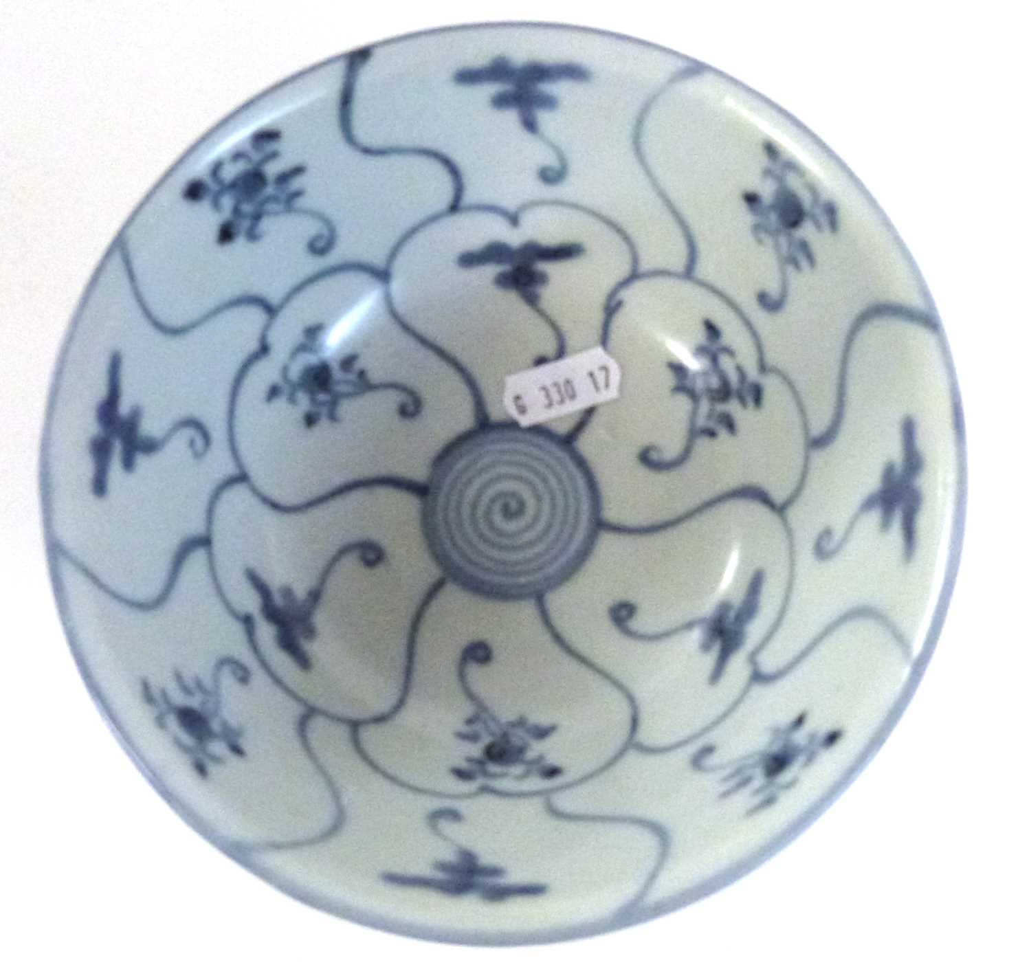 A Chinese porcelain bowl from the Tek Sing sale by Nagel Auctions, with blue and white design, - Image 5 of 8