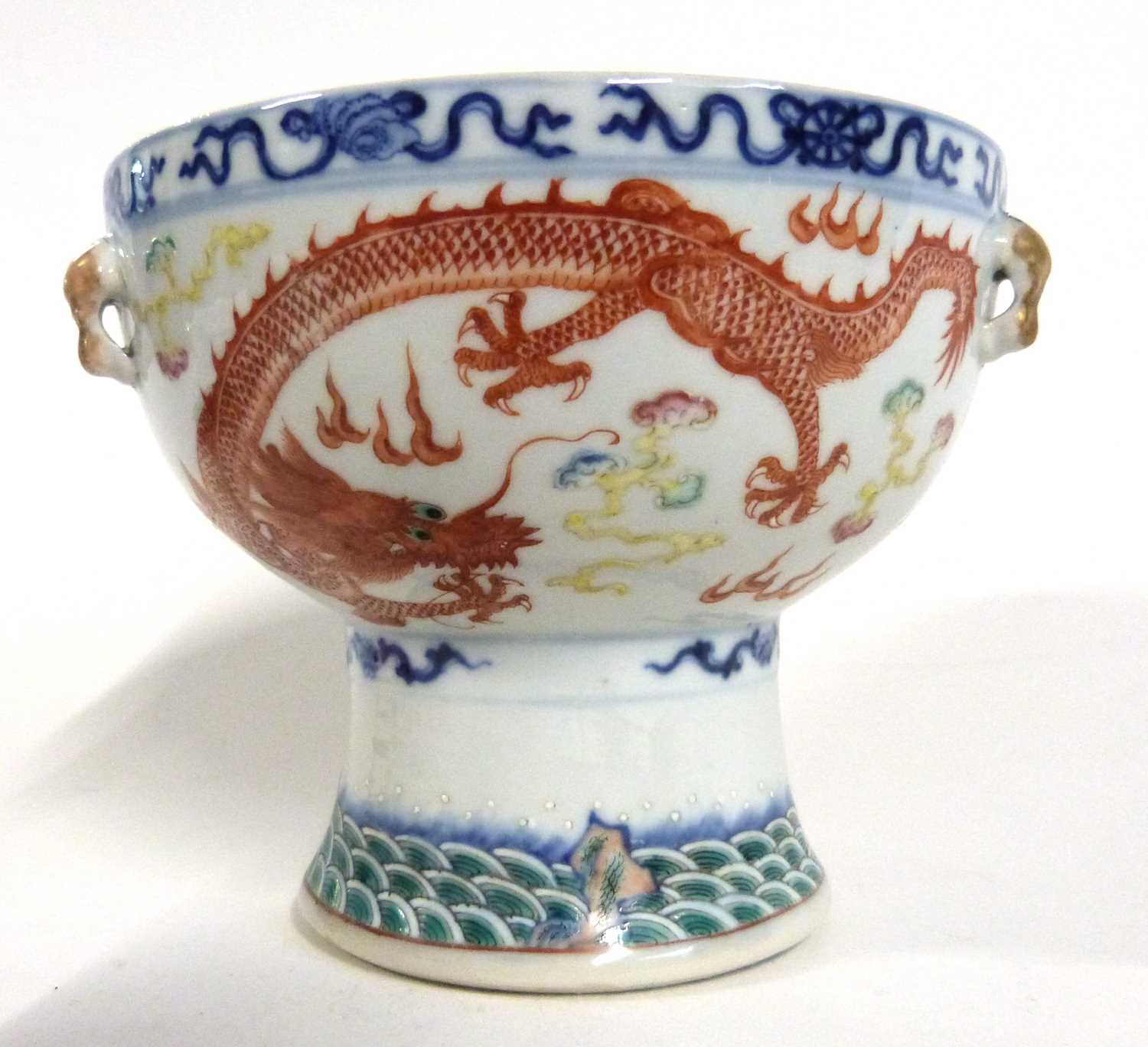 Chinese porcelain stem vase with decoration in iron red of a dragon chasing the flaming pearl - Image 3 of 7