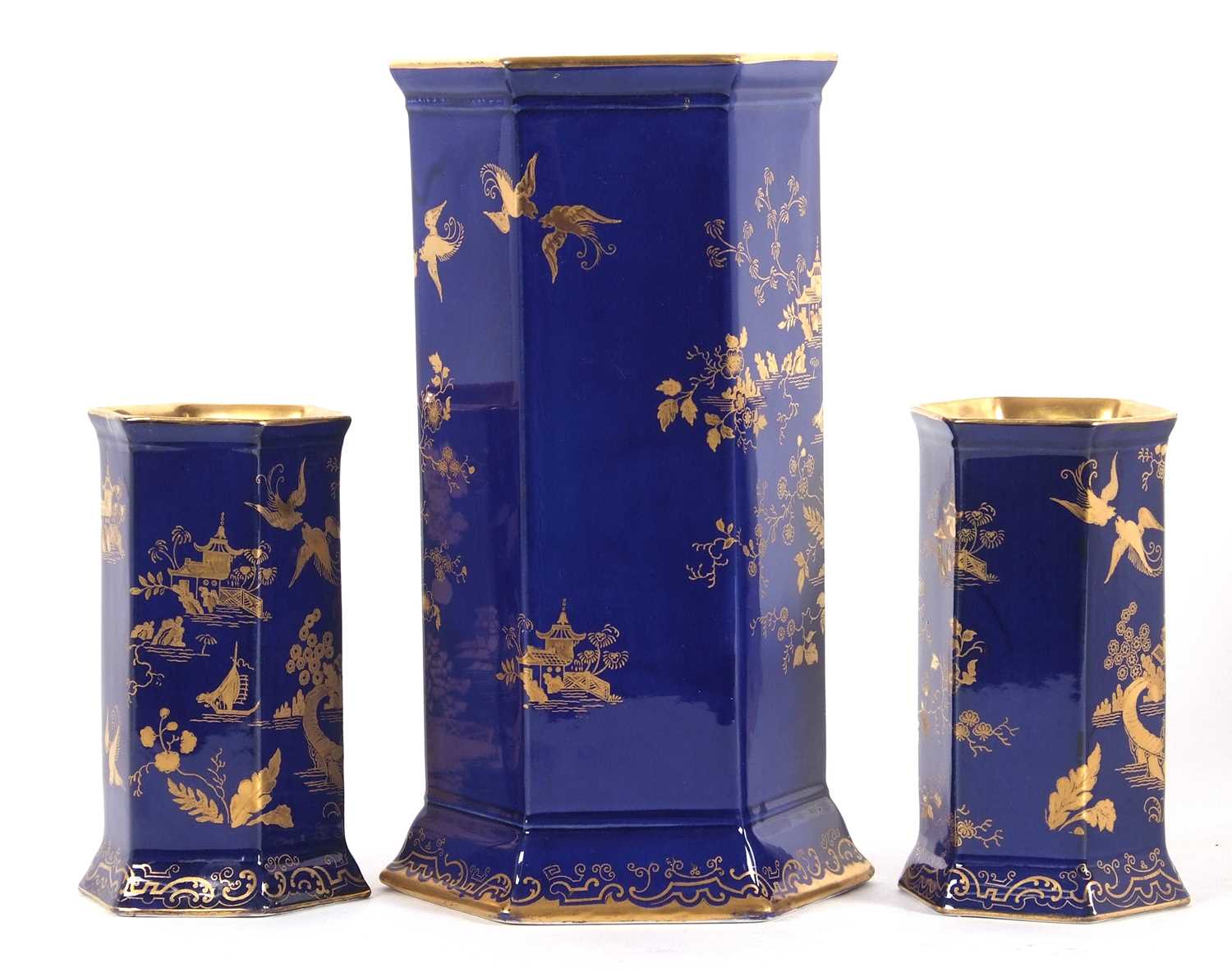 A garniture of Cauldon early 20th Century vases of faceted shape with gilt chinoiserie design - Image 3 of 7