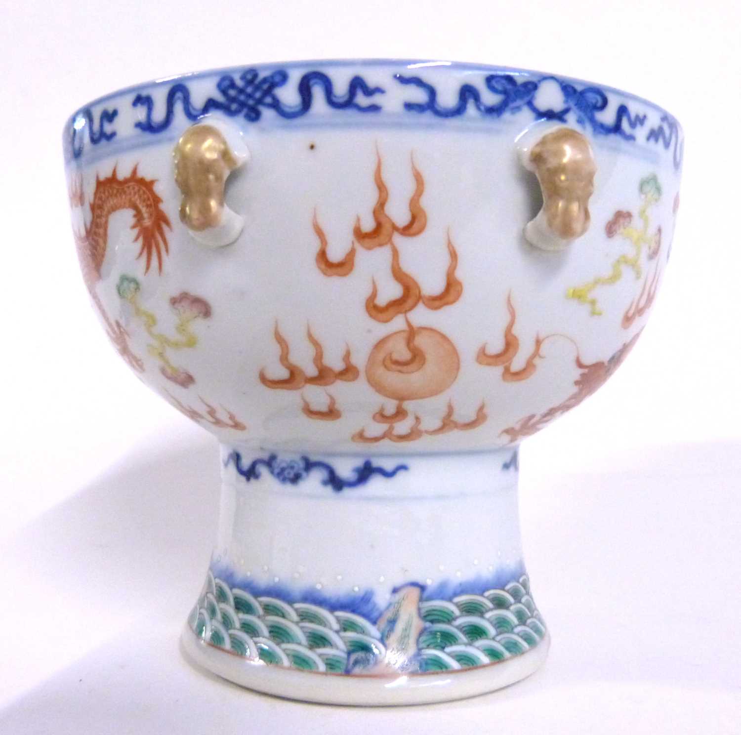 Chinese porcelain stem vase with decoration in iron red of a dragon chasing the flaming pearl - Image 4 of 7