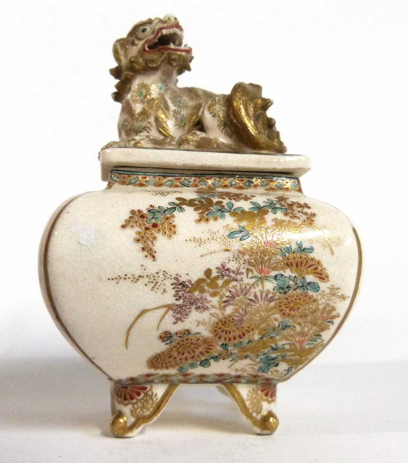 Japanese Satsuma small jar of quatrelobe form, the cover decorated with a dragon finial - Image 5 of 8