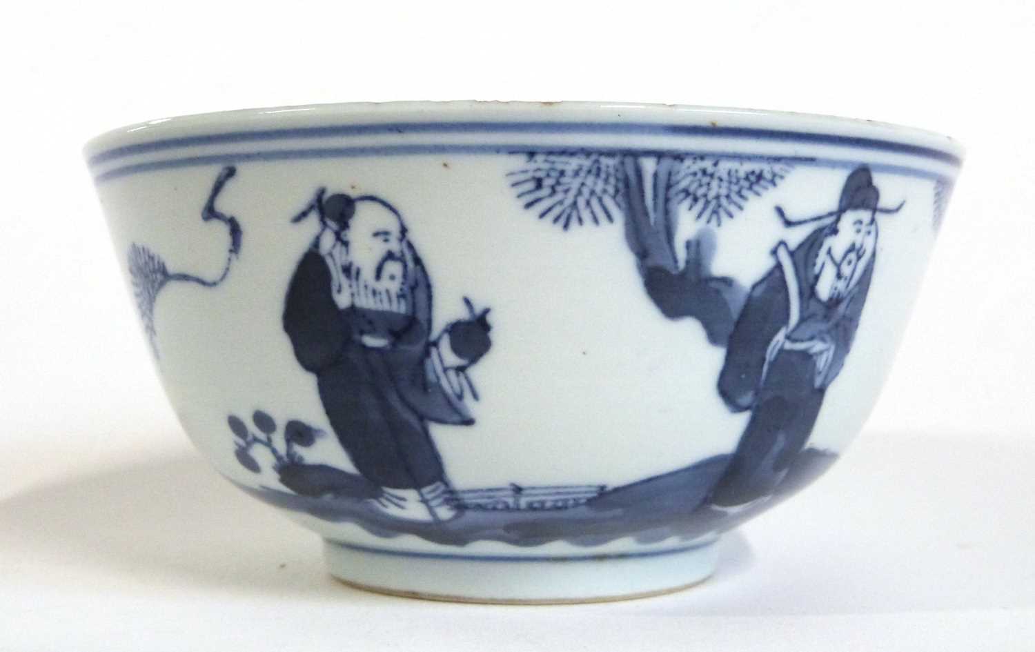 Chinese porcelain bowl decorated with blue and white decoration of Chinese figures (shallow chip - Image 3 of 6