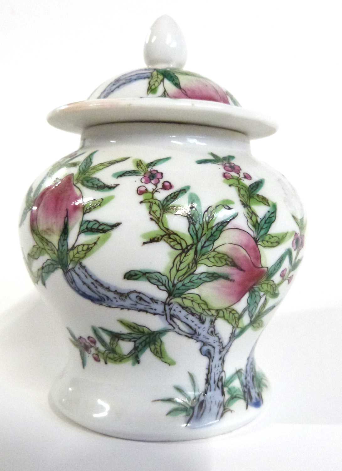 A Chinese porcelain small jar and cover with polychrome decoration of peaches and bats, 14cm high - Image 3 of 7