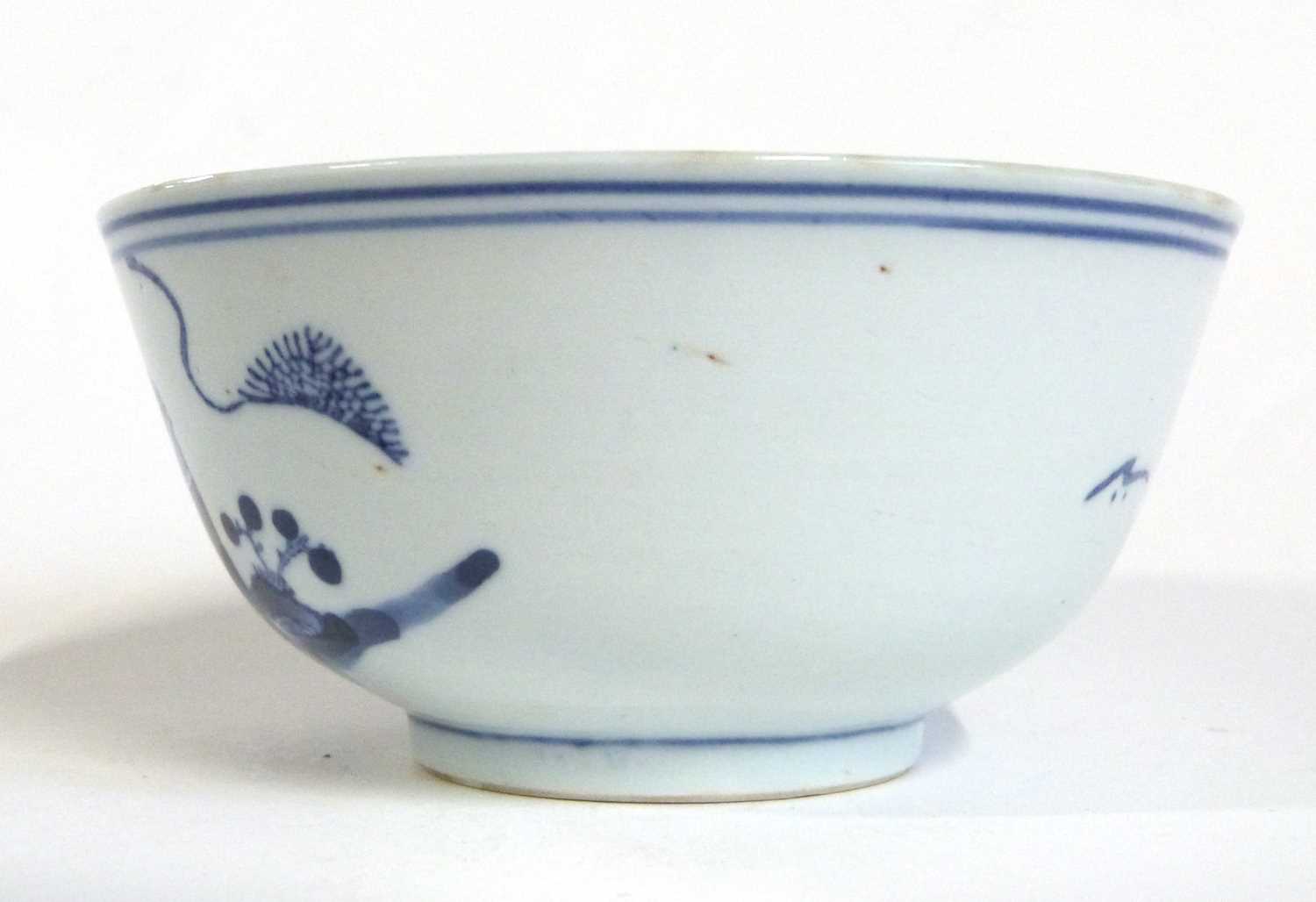 Chinese porcelain bowl decorated with blue and white decoration of Chinese figures (shallow chip - Image 2 of 6