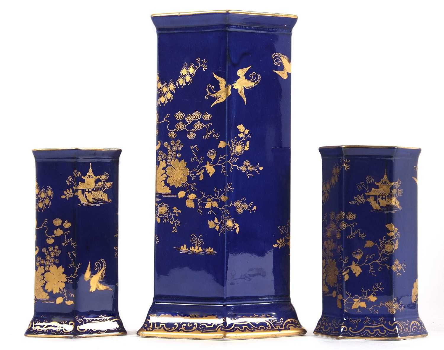 A garniture of Cauldon early 20th Century vases of faceted shape with gilt chinoiserie design - Image 7 of 7