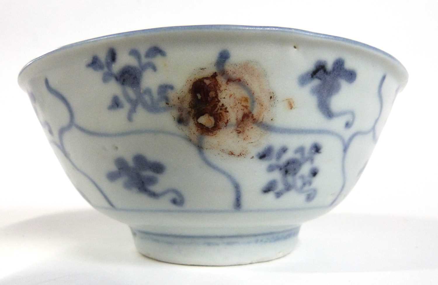 A Chinese porcelain bowl from the Tek Sing sale by Nagel Auctions, with blue and white design, - Image 4 of 8