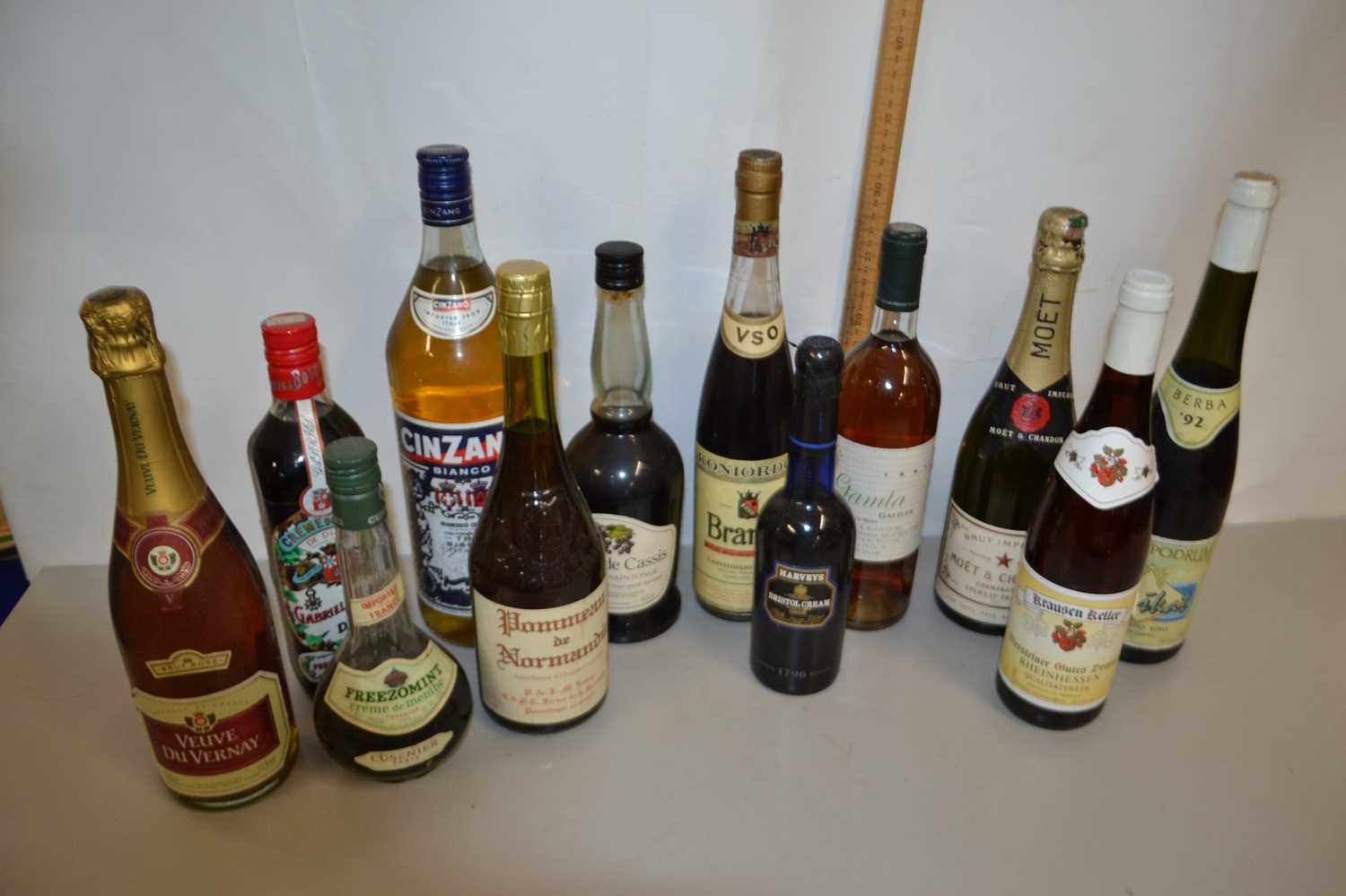 Mixed Lot: Moet & Chandon champagne, Cinzano Bianco, Harveys Bristol Cream and others (12) - Image 2 of 2