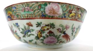 Cantonese porcelain bowl with Famille Rose decoration, 20cm diameter